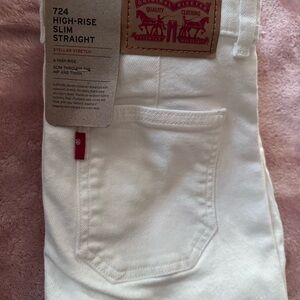 Levi's Women's High-Rise Slim Straight Jeans - Cream